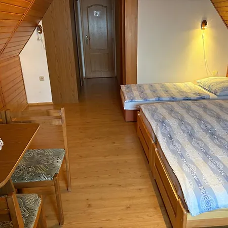 Hamstejn Πανσιόν 3*